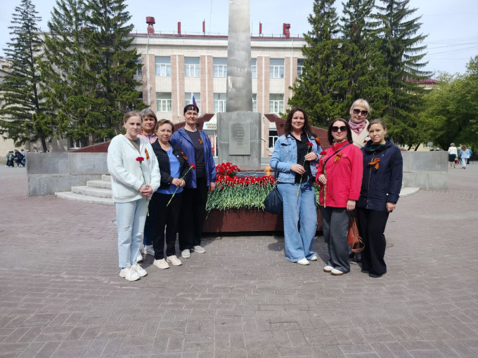 Возложение цветов Возложение цветов.